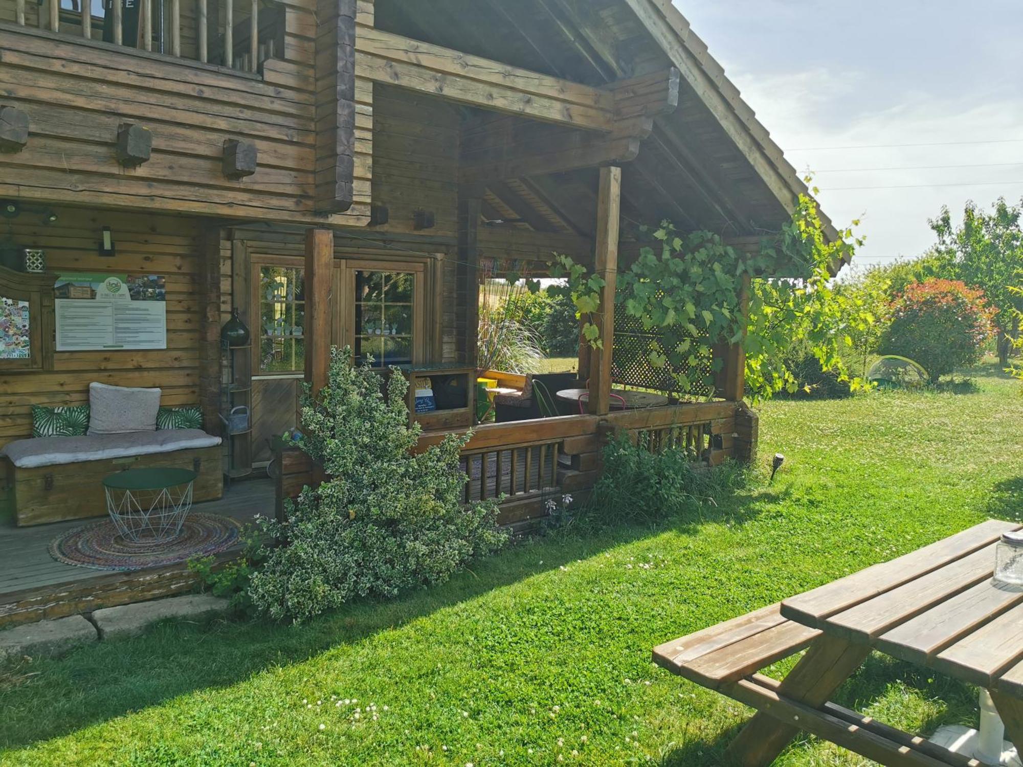 Bed and Breakfast La Bulle Des Champs Champmotteux Exterior foto